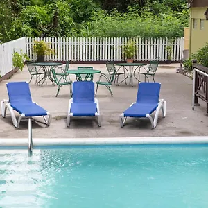 Pineapple Court Hotel Ocho Rios